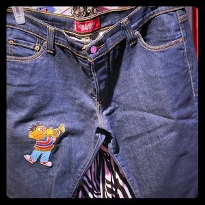 Ladies Levi walking shorts size 17 stretch low